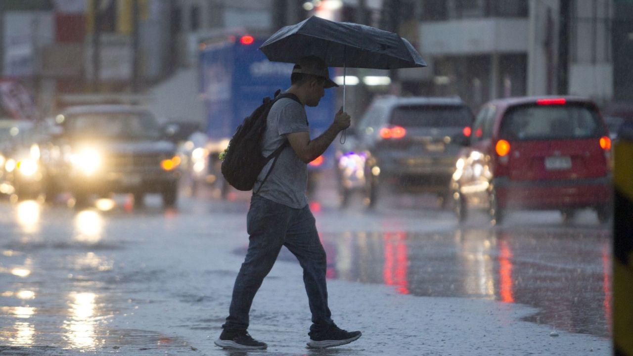 Huracán ‘Norma’ amenaza Baja California Sur y al país