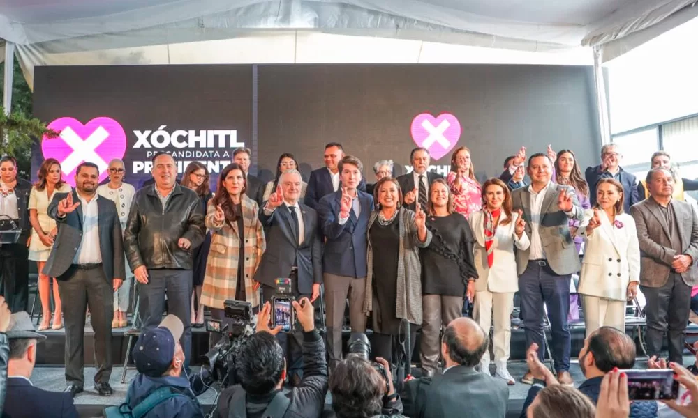 Xóchitl Gálvez anuncia a su equipo de precampaña