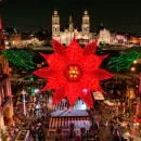Martí Batres enciende el alumbrado navideño del Zócalo de la CDMX