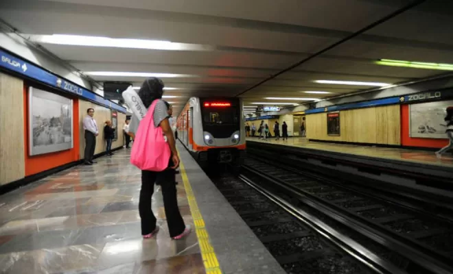 Joven intenta suicidarse al lanzarse a las vías del Metro de la Línea 2