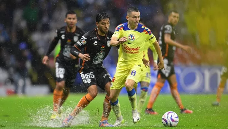 Los Tuzos y las Águilas: Duelo Épico en la Semifinal de la Concacaf.