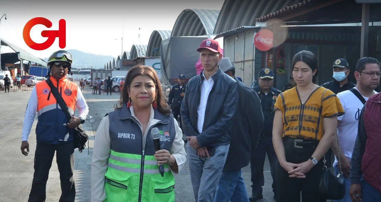 Recorre Clara Brugada la Central de abastos de CDMX tras incendio, hay 70 locales afectados